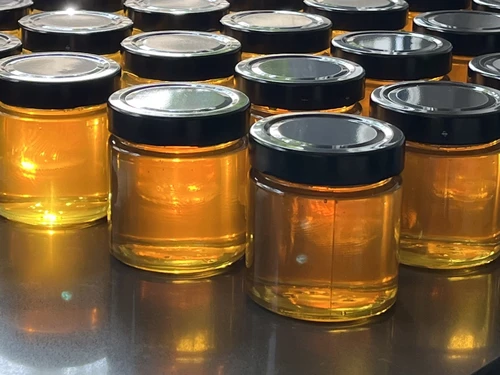 Honiggläser von Pott-Biene