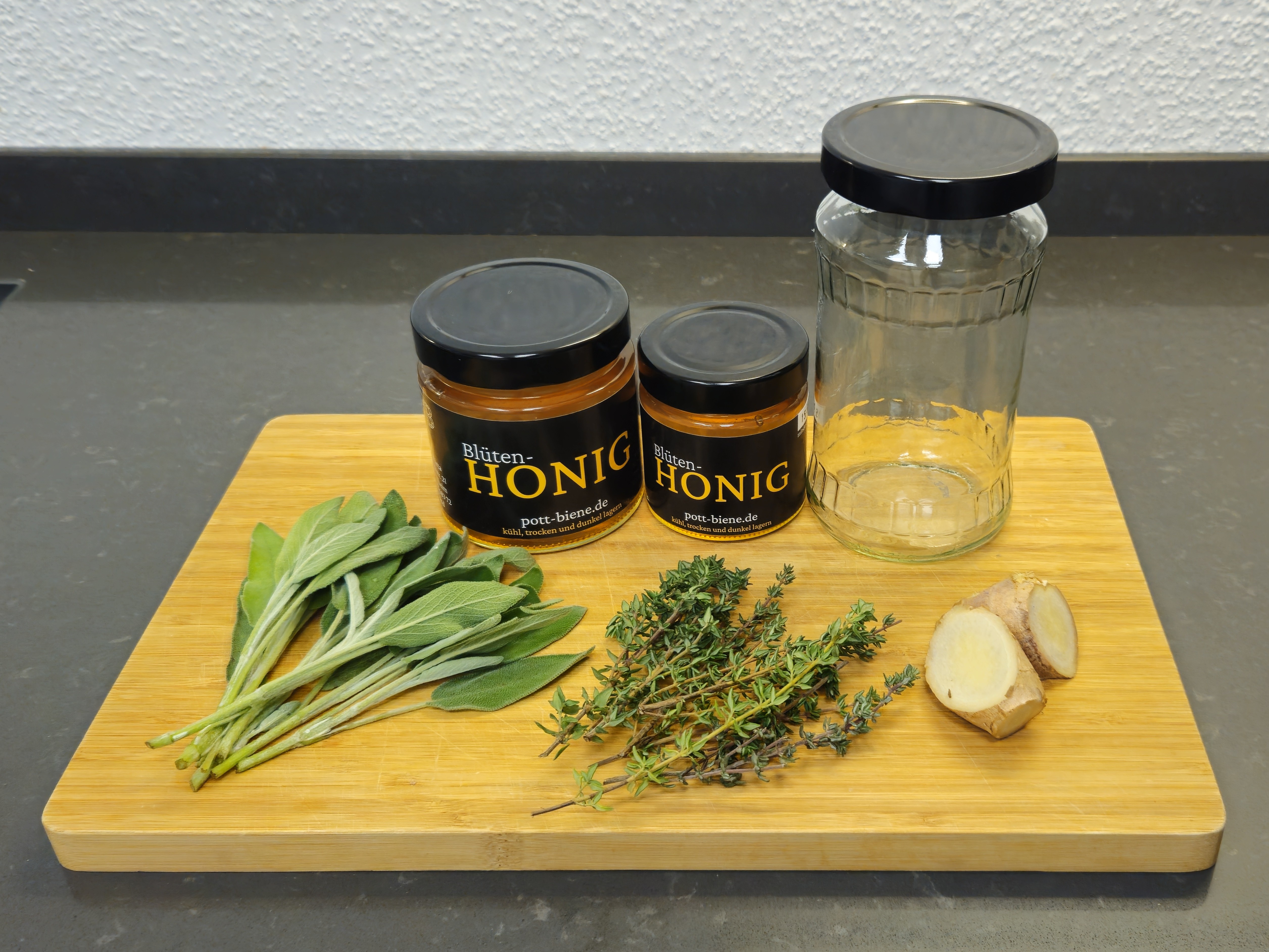 Kräuter und Honig bei Husten